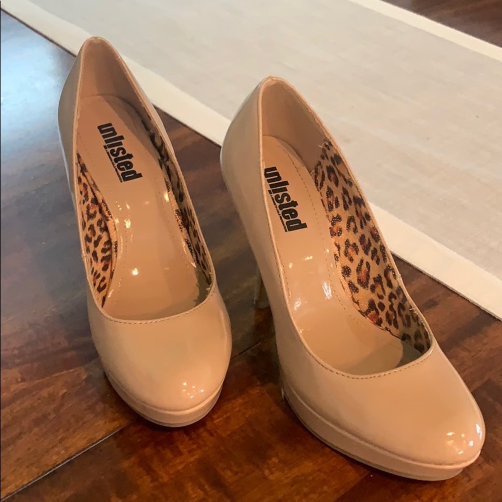 Never warn Unlisted Kenneth Cole heels .